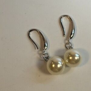 Vintage Pearl Earrings Pierced Silver Tone Retro Elegant Wedding